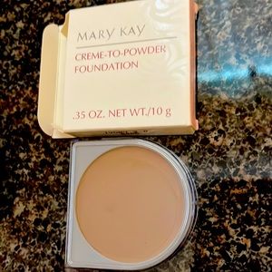 Mary Kay Creme-to-Powder Foundation, Ivory 3.0, NEW, .35 oz